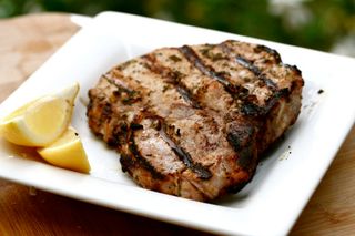 Ceafa de porc la gratar