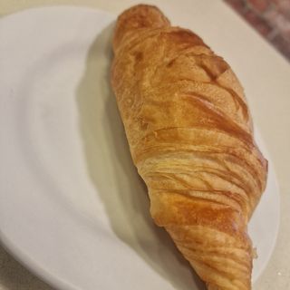 Croissant Mixto Y Café Con Leche 