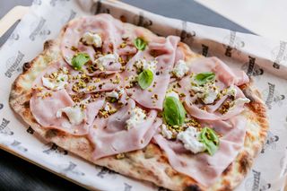 Pizza Mortadella i Burata