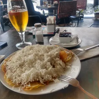Пресни картофи със сирене