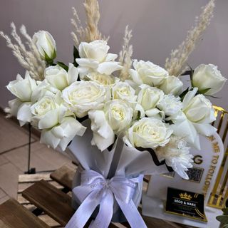 Composition Bouquet De Fleurs Blanche