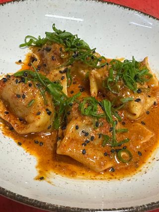 Wonton Estilo Sichuan (4 Uds.)