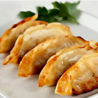 Gyozas con Salsa Sweet Spicy