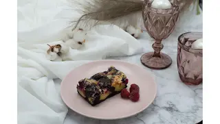 Desert brownie cu fructe de padure