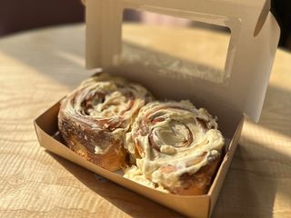 Коробочка авторських сінабонів