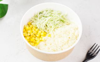 Рис з кукурудзою та салат з капусти (230г)