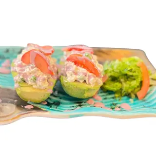 Aguacate Relleno Fresco – Opción Saludable