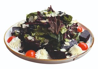 Свекольный салат с греческими орехами (380 г.)