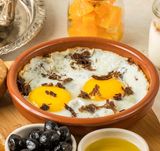 Deux oeufs au Khlie