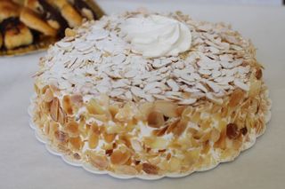 Tarta de Almendra y Nata de 1/2 Kg
