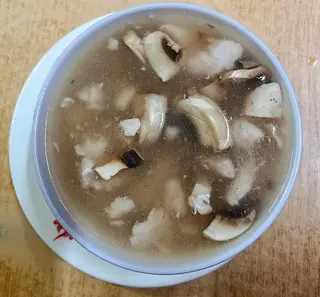 23. Sopa De Pollo Con Champiñón
