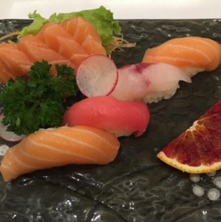 M23. Sushi sashimi