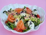 Салат з лососем та авокадо