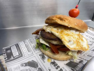 H-14 Hamburguesa Pollo Crispy Americana