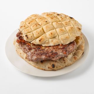 Gurmanska pljeskavica u lepinji