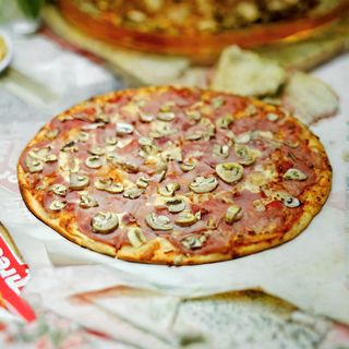 Піца З шинкою та грибами по-італійськи500г