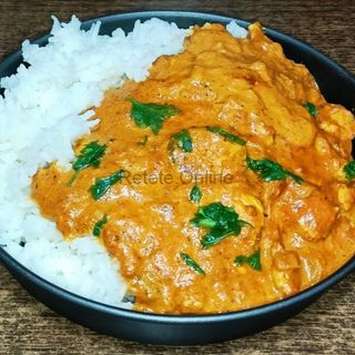 Curry de pui cu lapte de cocos și orez