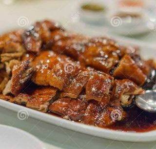 E24. Pato Con Salsa Picante