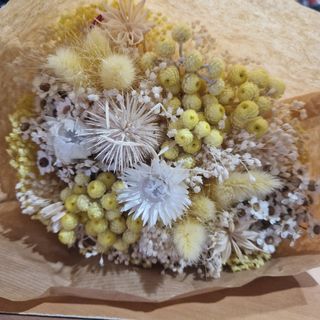 Bouquet de flor seca tonos amarillos