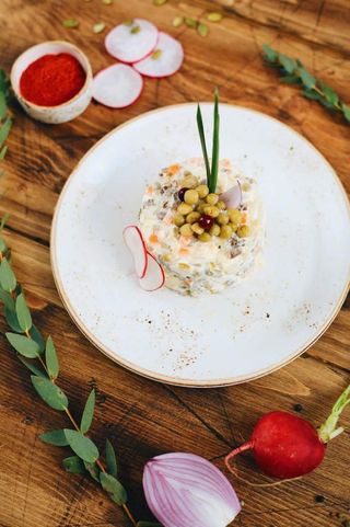 Салат "Оливье" с мясом 