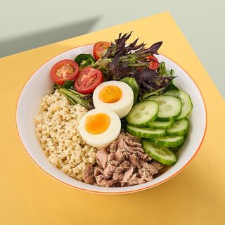 Туна-боул з птітім та овочами