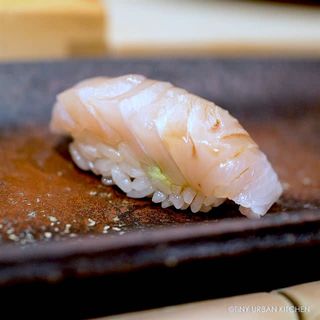 Нигири лаврак   (2бр-60г)