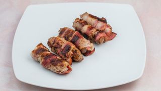 Rolovani pileći ražnjić