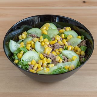 Салата с риба тон 