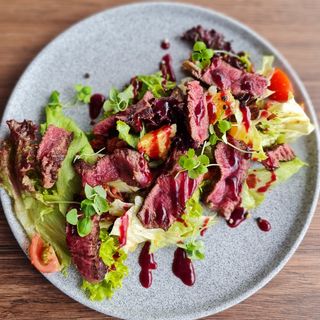 Салат з телятиною