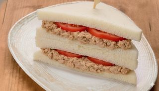 Tramezzino tonno e pomodoro