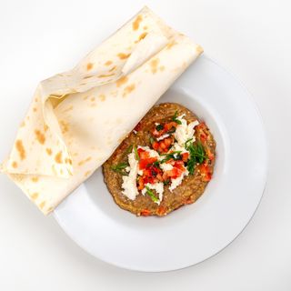 Babaganoush cu stracciatella și salsa de roșii
