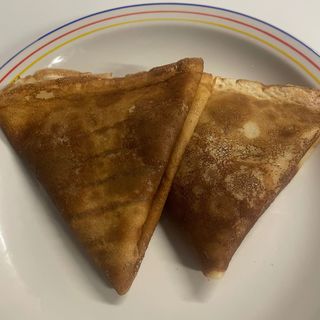 Naleśniki z dżemem wiśniowym 2szt