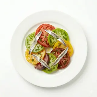 Tomates De Nuestro Huerto Con Anchoas Del Cantábrico (Media)