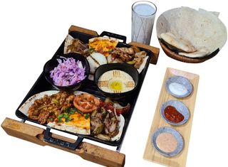 Zestaw Fenicja Mięsna - 4 rodzaje mięs z grilla (Danie + Ayran)