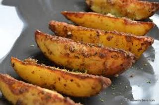 Cartofi wedges cu usturoi si parmezan