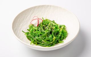 24. Insalata con alghe piccante