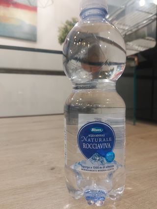 Acqua naturale in bottiglia 50 cl