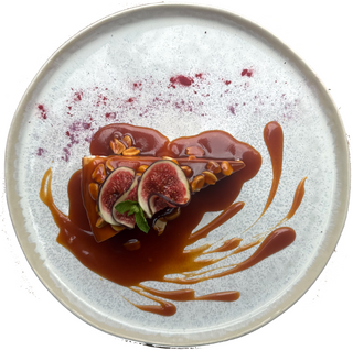 Чізкейк з карамеллю та горіхами