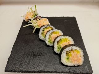 Kani Mikkusu Futo Maki 