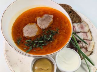 Борщ з телячими щічками (500g)