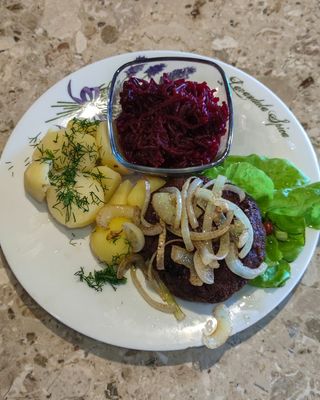 Kotlet mielony z cebulką