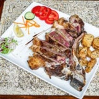 Bistecca alla fiorentina 1 kg circa, parte costola, con patate.
