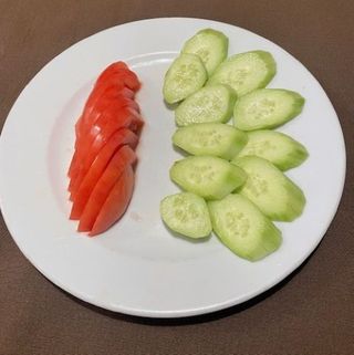 Домати и краставици