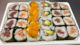 A16 - Rolo de Atum, Rolo de Salmao, California de Salmao e Abacate，California de Salmao e Abacate com Ovas（24 un.)