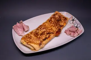 Palačinka sa suvim vratom i kačkavaljem