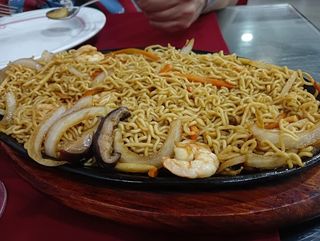 Tallarines Chino A La Plancha