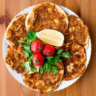 Lahmacun De Falafel