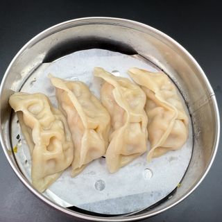 16. Gyoza de pollo al vapor (4u)