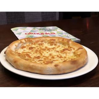 Чесново-кашкавалена питка