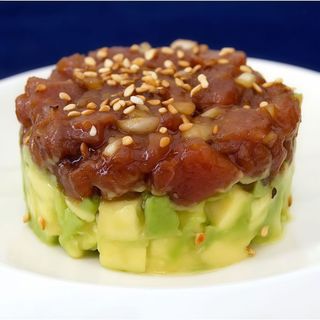 Tartar de atún con aguacate
